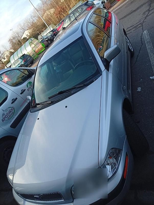 Gebraucht Volvo V40 122 PS (89 kW) 2002 Silber Kombi