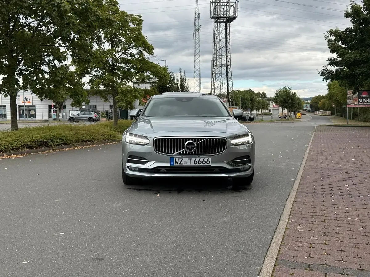 Second-hand Volvo S90 254 CP (186 kW) 2016 Argintiu Berlinǎ