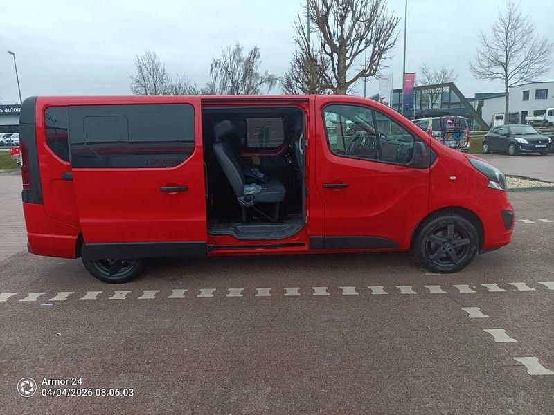 Gebraucht Opel Vivaro 145 PS (106 kW) 2016 Rot Van / Kleinbus