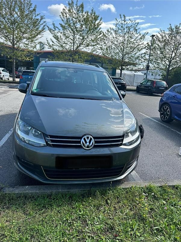 Grau Gebraucht 2012 VW Sharan Comfortline Van / Kleinbus | 7.700 € (Guter Preis) - Bild 1/4
