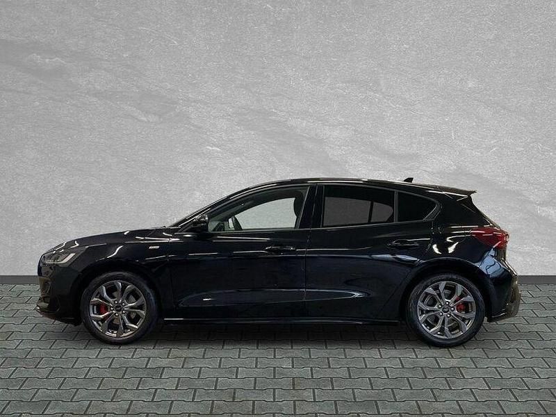 Gebraucht Ford Focus ST-Line 125 PS (91 kW) 2022 Agate black Limousine