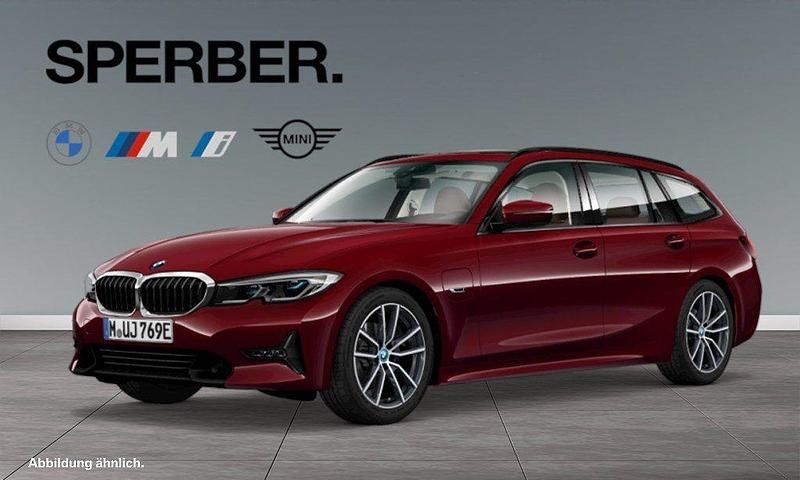 Rot Gebraucht 2022 BMW 330 Performance Limousine | 30.990 € (Guter Preis) - Bild 1/4