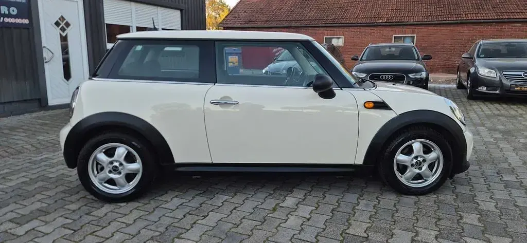 Gebraucht Mini ONE 98 PS (72 kW) 2011 Gelb Kleinwagen
