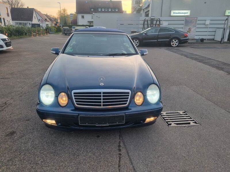 Blau Gebraucht 1999 Mercedes CLK230 Elegance Cabrio | 4.890 € (Fairer Preis) - Bild 1/4