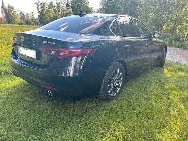 Gebraucht Alfa Romeo Giulia Super 179 PS (131 kW) 2017 Schwarz Limousine