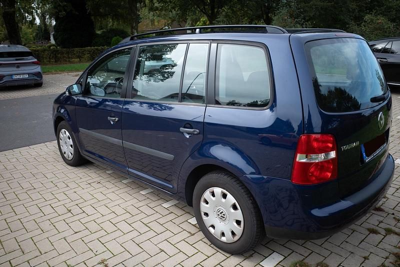 Blau Gebraucht 2004 VW Touran Van / Kleinbus | 1.850 € (Fairer Preis) - Bild 1/4