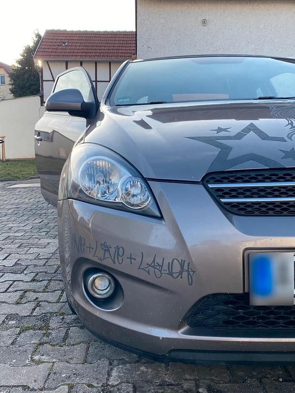 Gebraucht Kia ProCeed EX 143 PS (105 kW) 2008 Grau Kleinwagen