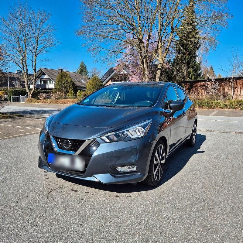 Gebraucht Nissan Micra Tekna 90 PS (66 kW) 2017 Grau Kleinwagen