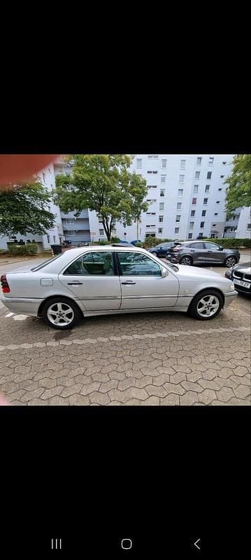 Silber Gebraucht 1999 Mercedes 230 Limousine | 4.400 € (Superpreis) - Bild 1/4
