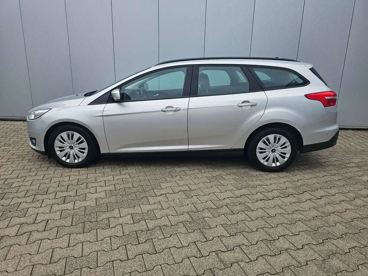 Gebraucht Ford Focus Business Edition 125 PS (91 kW) 2015 Polarsilber metallic Kombi