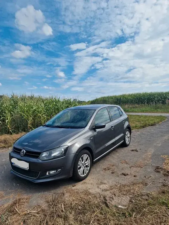 Gebraucht VW Polo Life 90 PS (66 kW) 2013 Grau Kleinwagen