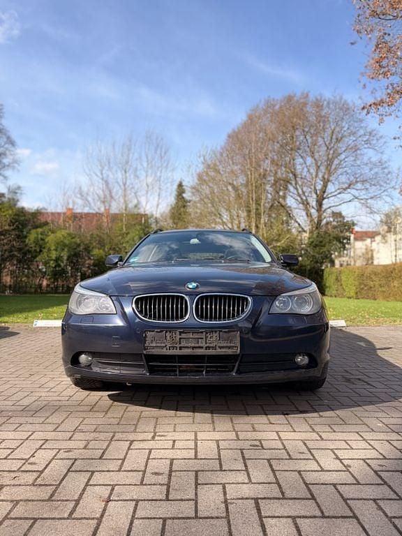 Gebraucht BMW 523 177 PS (130 kW) 2006 Blau Limousine