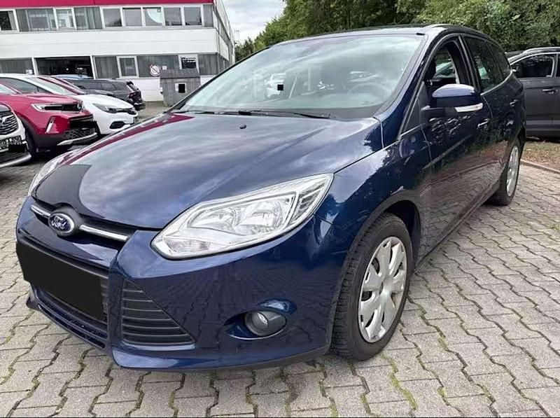Ink blue Gebraucht 2012 Ford Focus Trend Kombi | 6.390 € (Fairer Preis) - Bild 1/4