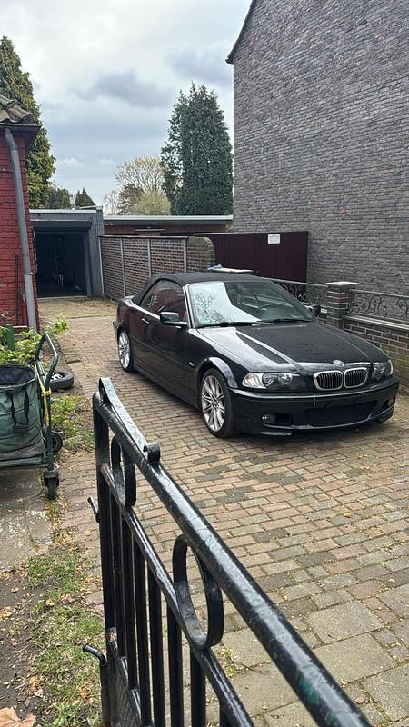 Gebraucht BMW 325 Cabriolet 192 PS (141 kW) 2001 Schwarz Cabrio