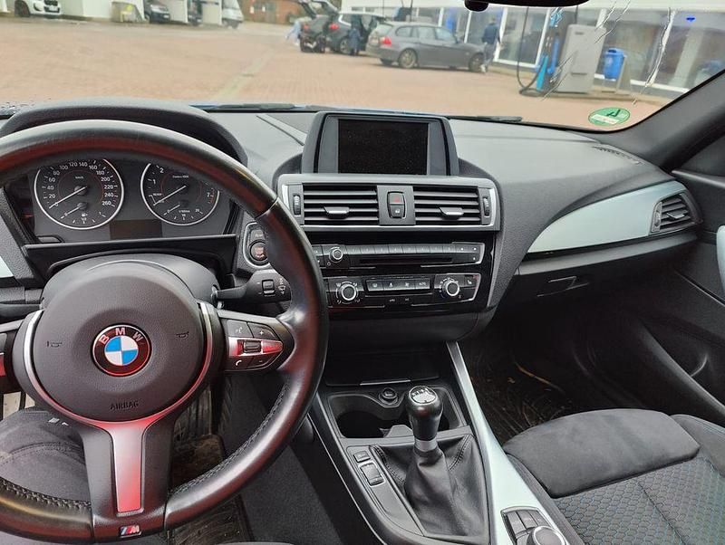 Gebraucht BMW 118 M Sport 136 PS (100 kW) 2016 Blau Kleinwagen