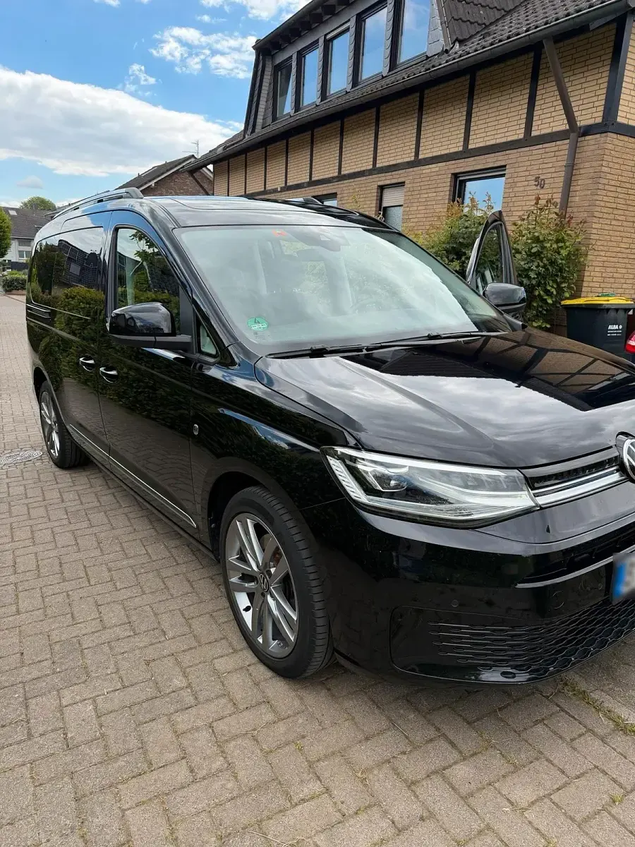 Gebraucht VW Caddy Maxi 122 PS (89 kW) 2022 Schwarz Van / Kleinbus