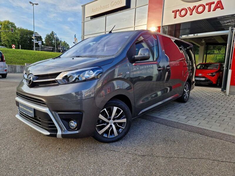 Basaltgrau Gebraucht 2023 Toyota Proace Verso Comfort Kombi | 35.900 € (Fairer Preis) - Bild 1/4