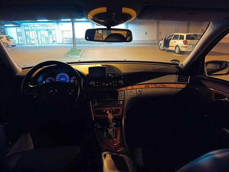 Gebraucht Mercedes E200 Classic 163 PS (119 kW) 2004 Gelb Limousine