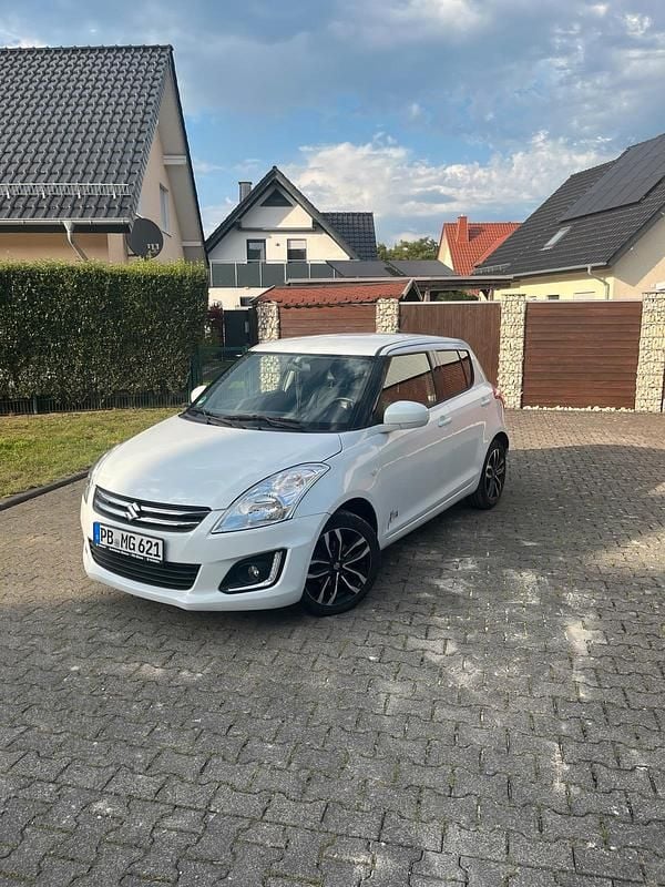 Weiß Gebraucht 2015 Suzuki Swift X-TRA Limousine | 6.800 € (Guter Preis) - Bild 1/4