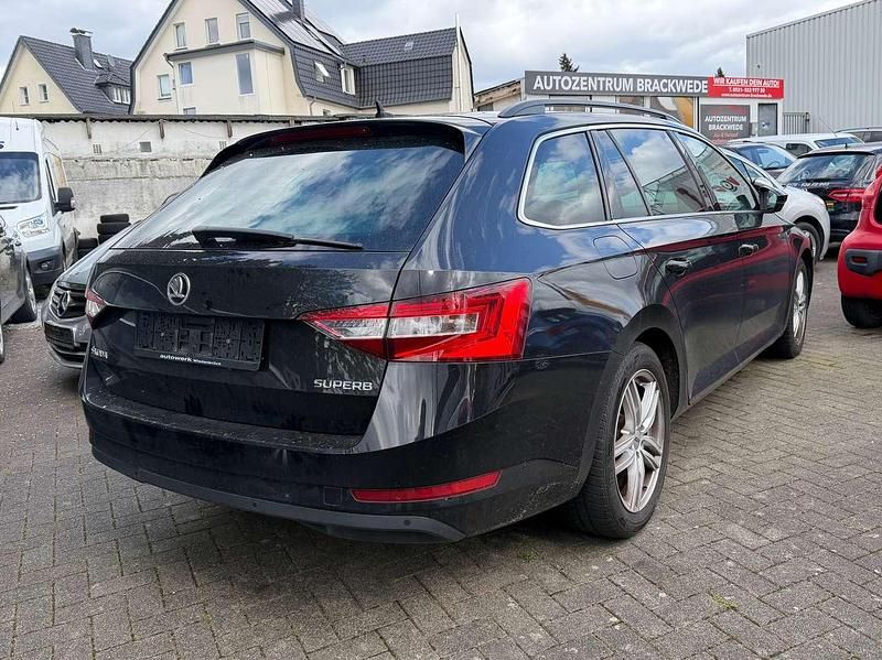 Gebraucht Skoda Superb Ambition 120 PS (88 kW) 2016 Schwarz Kombi