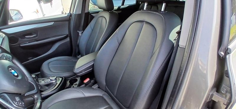 Gebraucht BMW 218 Sport Line 136 PS (100 kW) 2016 Braun Van / Kleinbus