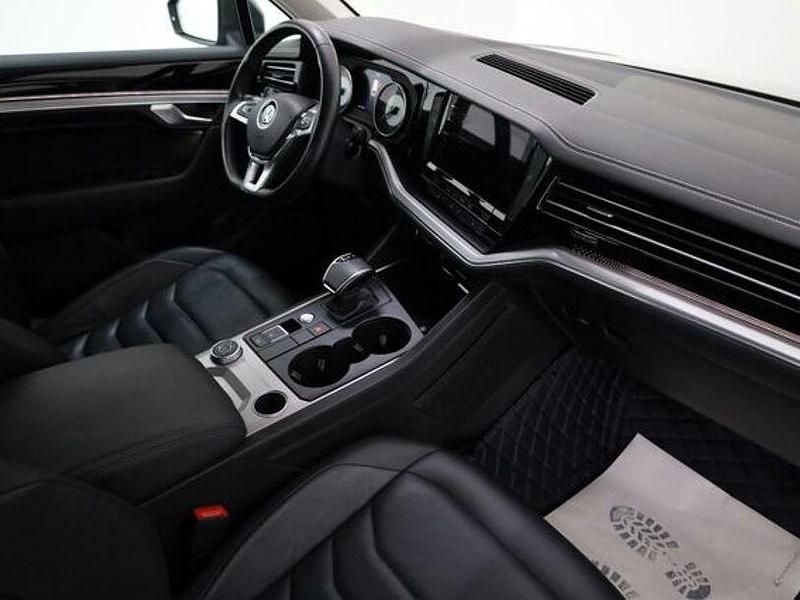 Gebraucht VW Touareg Elegance 280 PS (205 kW) 2020 Quarzitgrau (metallic) SUV