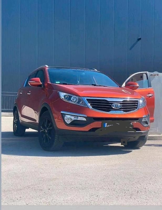 Rot Gebraucht 2011 Kia Sportage SUV | 9.600 € (Teuer) - Bild 1/4