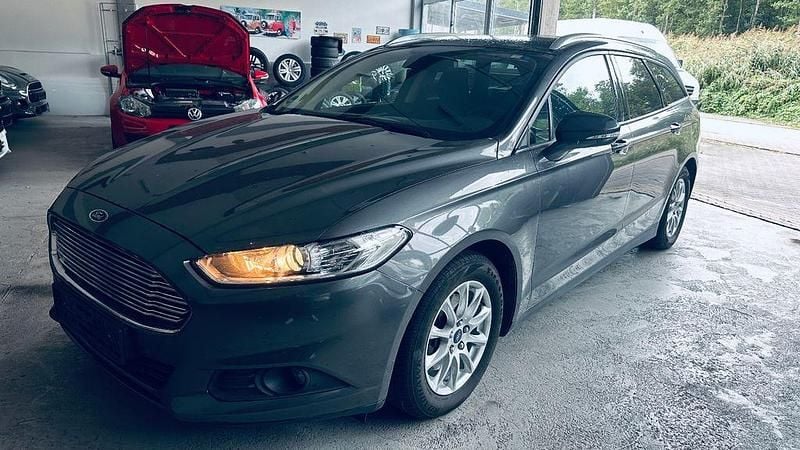 Grau Gebraucht 2017 Ford Mondeo Business Edition Limousine | 6.990 € (Fairer Preis) - Bild 1/4