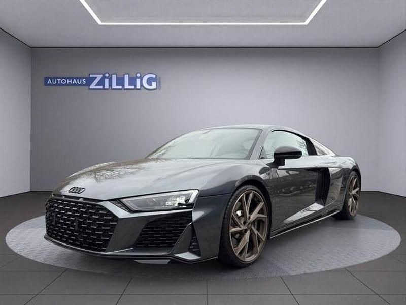 Grau Gebraucht 2024 Audi R8 Coupé Performance Coupé | 139.990 € - Bild 1/4