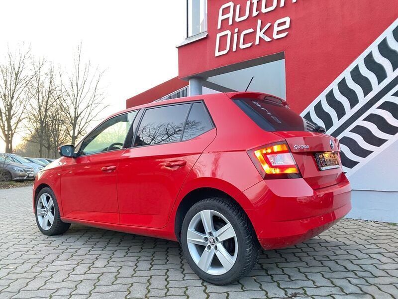 Gebraucht Skoda Fabia Active 60 PS (44 kW) 2015 Rot Kleinwagen