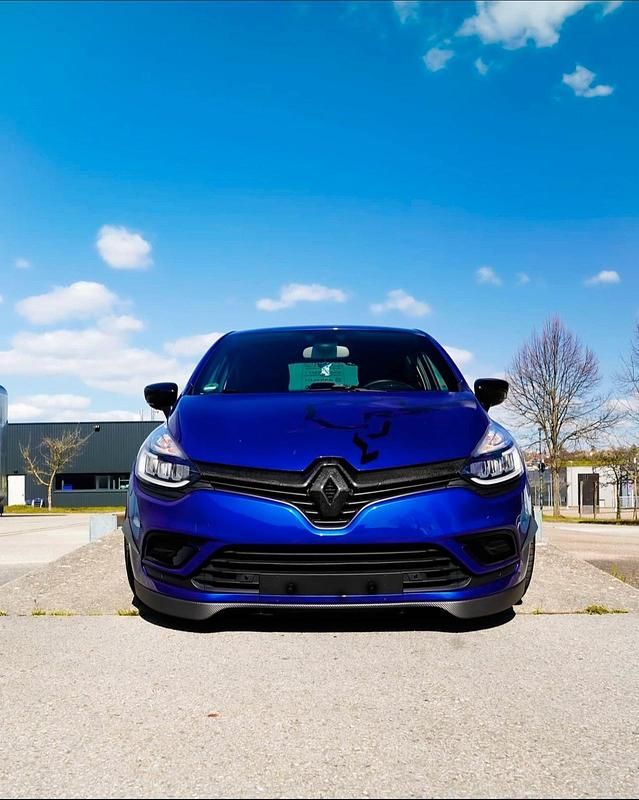 Gebraucht 2017 Renault Clio IV GT-Line Limousine | 9.999 € - Bild 1/4