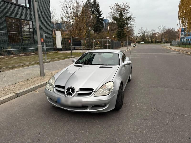 Silber Gebraucht 2006 Mercedes SLK200 Cabrio | 6.100 € (Fairer Preis) - Bild 1/4