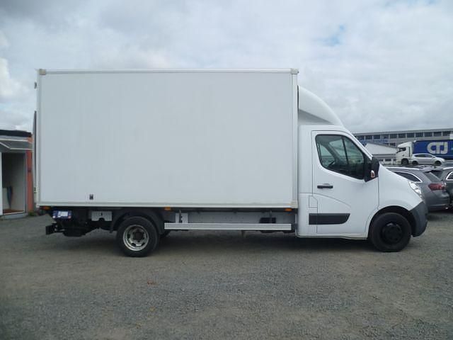 Gebraucht Opel Movano 131 PS (96 kW) 2018 Polar white Van