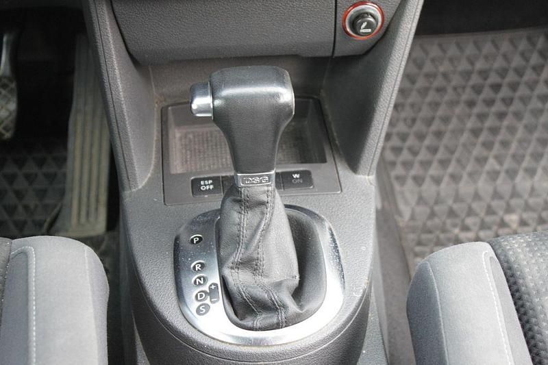 Gebraucht VW Touran Freestyle 105 PS (77 kW) 2010 Schwarz Van / Kleinbus