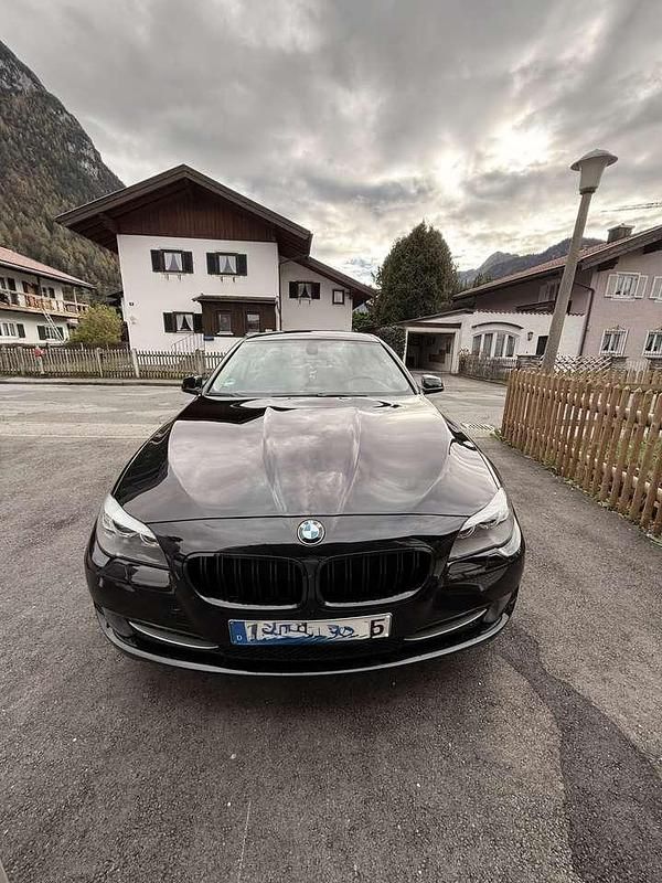 Gebraucht BMW 520 184 PS (135 kW) 2012 Limousine