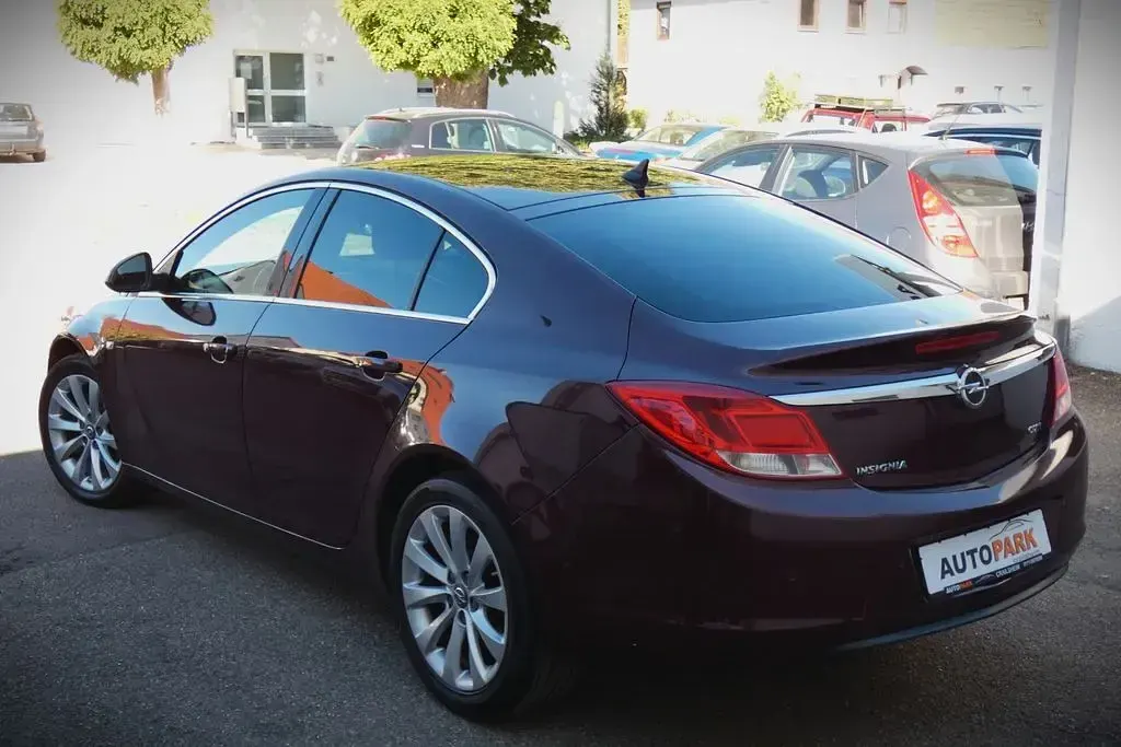 Gebraucht Opel Insignia Active 160 PS (117 kW) 2013 Rot Limousine