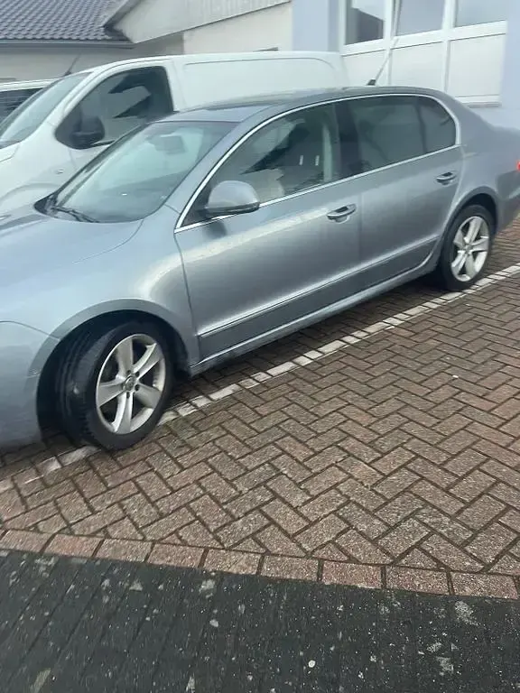 Gebraucht Skoda Superb Ambition 170 PS (125 kW) 2008 Grau Limousine