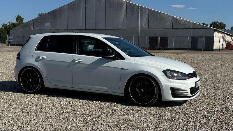 Weiß Gebraucht 2015 VW Golf VII GTI Limousine | 14.750 € (Fairer Preis) - Bild 1/4