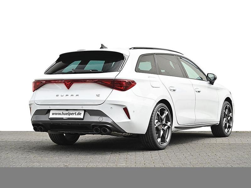 Neu Cupra Leon VZ 333 PS (244 kW) 2025 Glacial weiß metallic Kombi