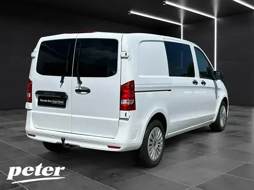 Gebraucht Mercedes Vito 190 PS (139 kW) 2024 Arktikweiß Van