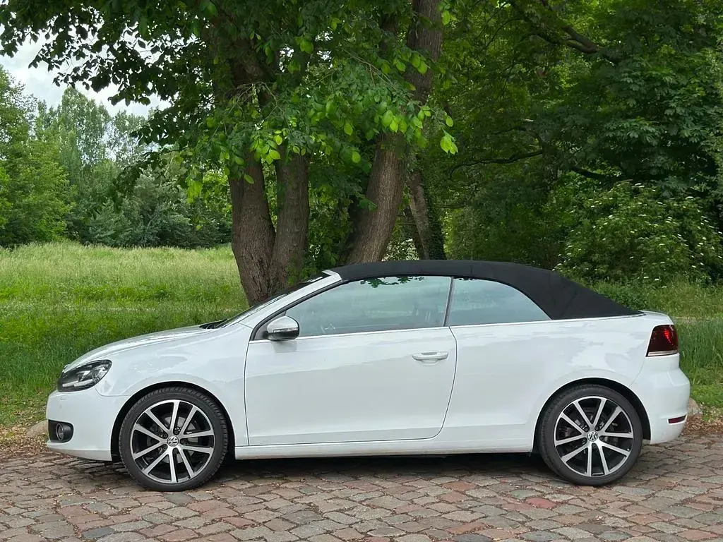 Gebraucht VW Golf 105 PS (77 kW) 2011 Weiß Cabrio