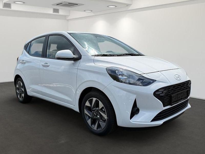 Neu Hyundai i10 Trend 63 PS (46 kW) 2025 Purple (atlas white / sol) Kleinwagen