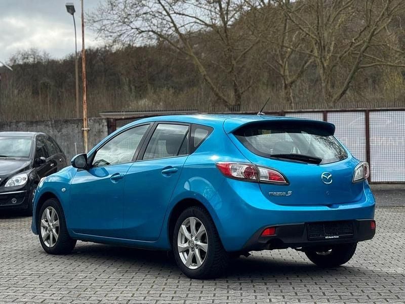 Używany Mazda 3 Center-Line 105 KM (77 kW) 2010 Niebieski Sedan/Limuzyna