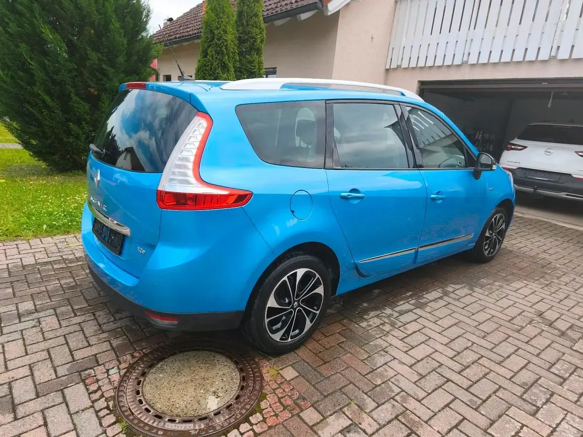 Gebraucht Renault Scénic III Bose Edition 131 PS (96 kW) 2014 Blau Van / Kleinbus