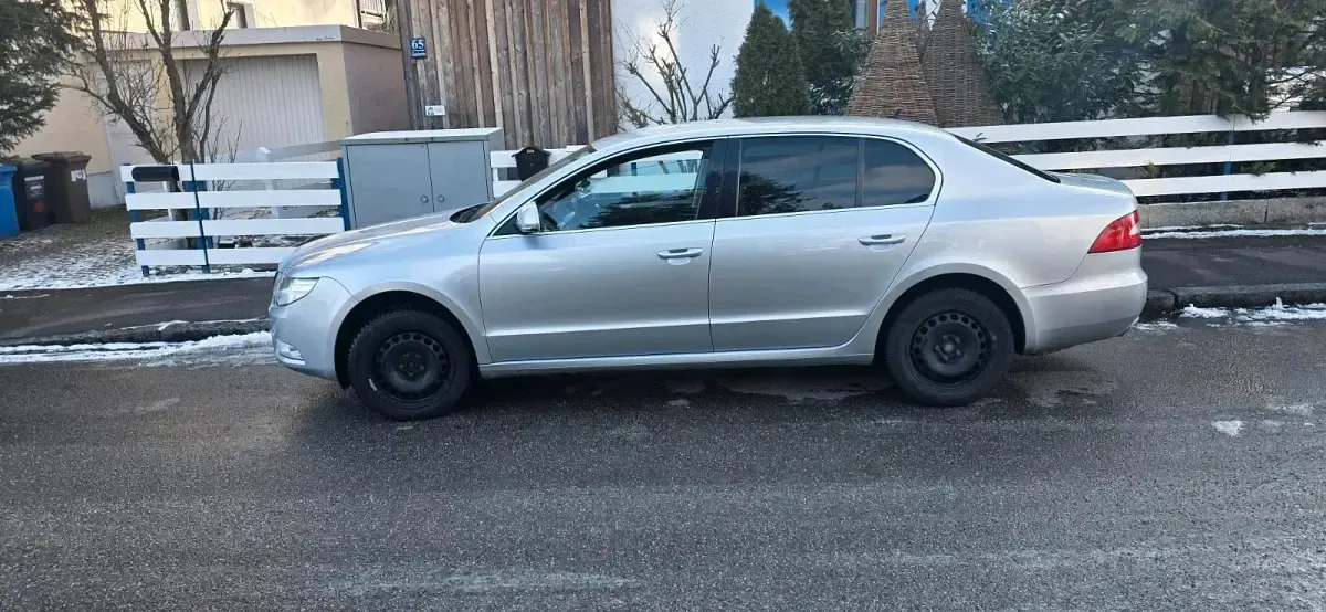 Gebraucht Skoda Superb 115 PS (84 kW) 2010 Silber Limousine