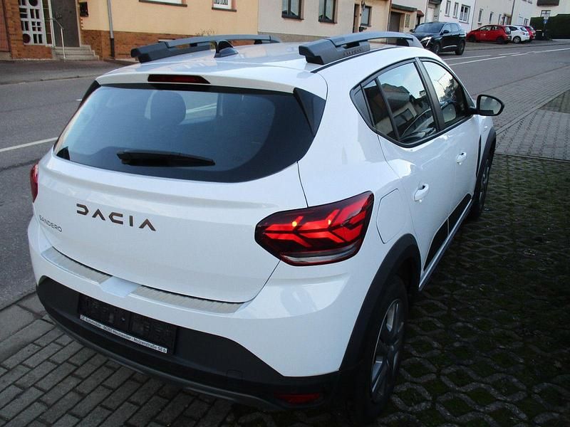 Gebraucht Dacia Sandero Extreme 91 PS (66 kW) 2023 Weiß Kleinwagen