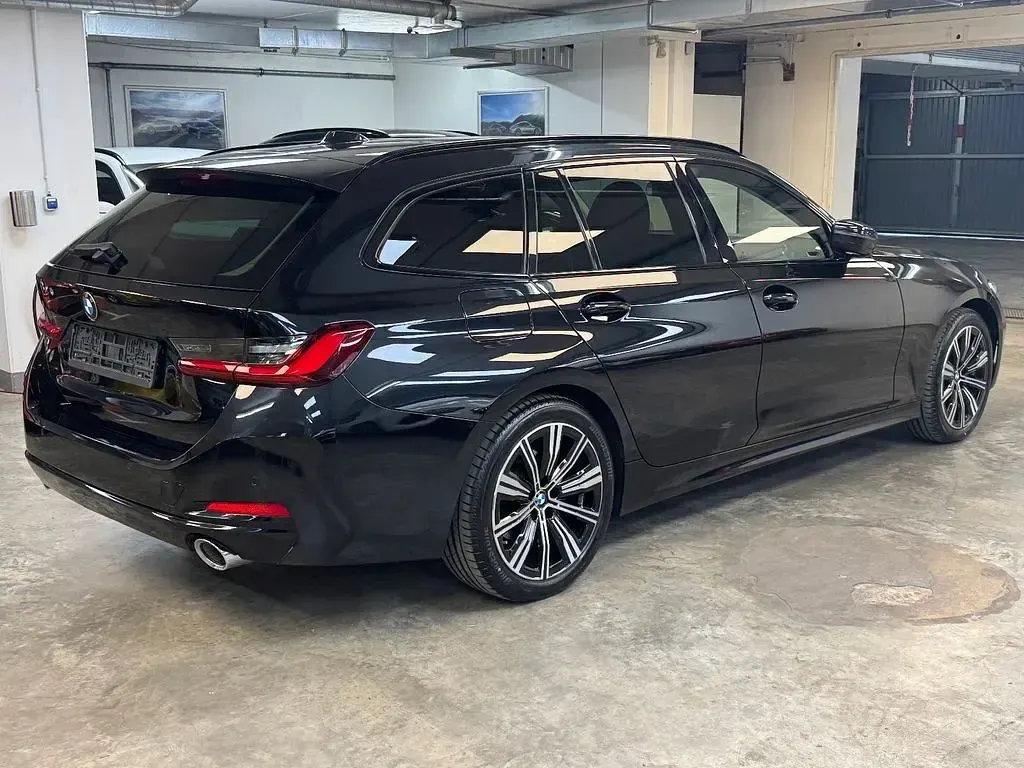 Gebraucht BMW 320 Sport Line 190 PS (139 kW) 2023 Schwarz Kombi