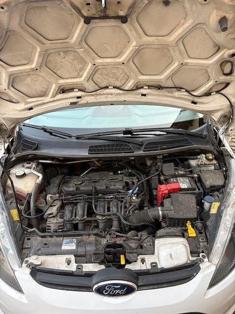 Gebraucht Ford Fiesta Ambiente 82 PS (60 kW) 2009 Weiß Kleinwagen