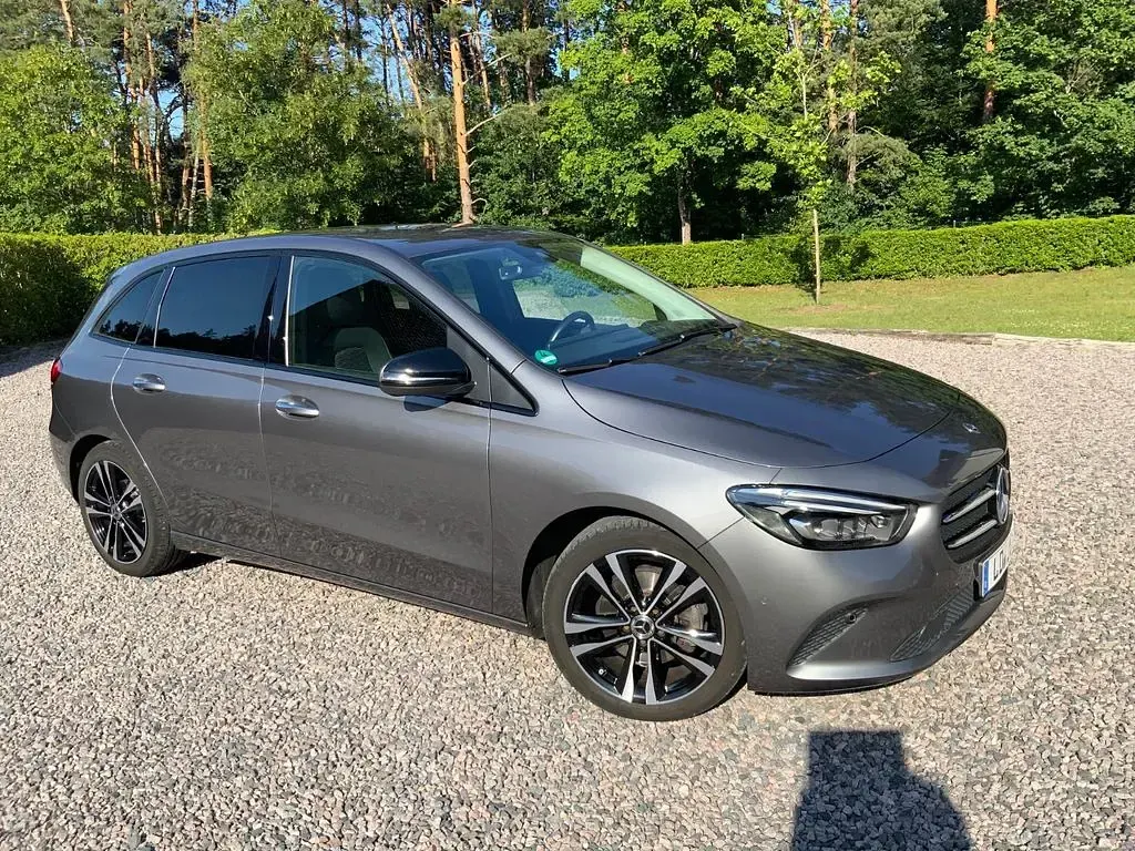 Gebraucht Mercedes B200 150 PS (110 kW) 2019 Grau Kleinwagen