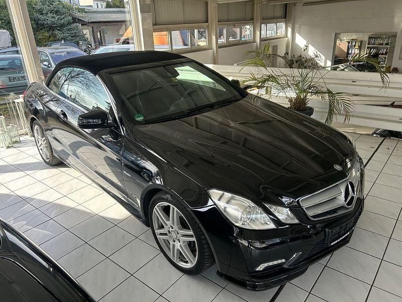 Gebraucht Mercedes E350 Sport 292 PS (214 kW) 2010 Schwarz Cabrio